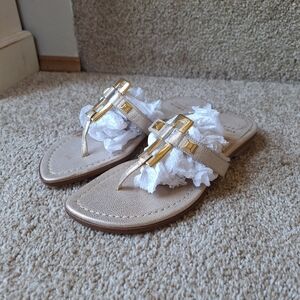 Stuart Weitzman Womens Metallic Gold Flip Flop Sandals. Size 5.5